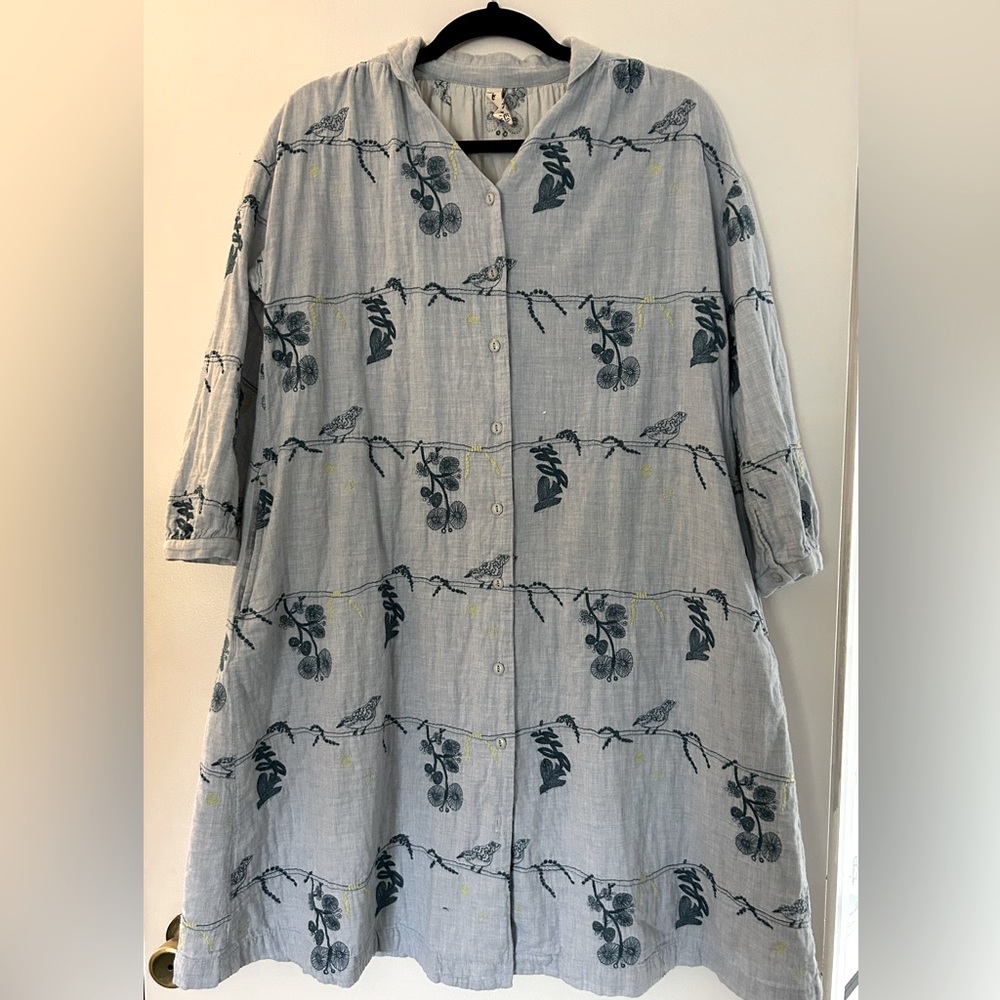 Light Blue Floral Button‑Front Tunic Top
